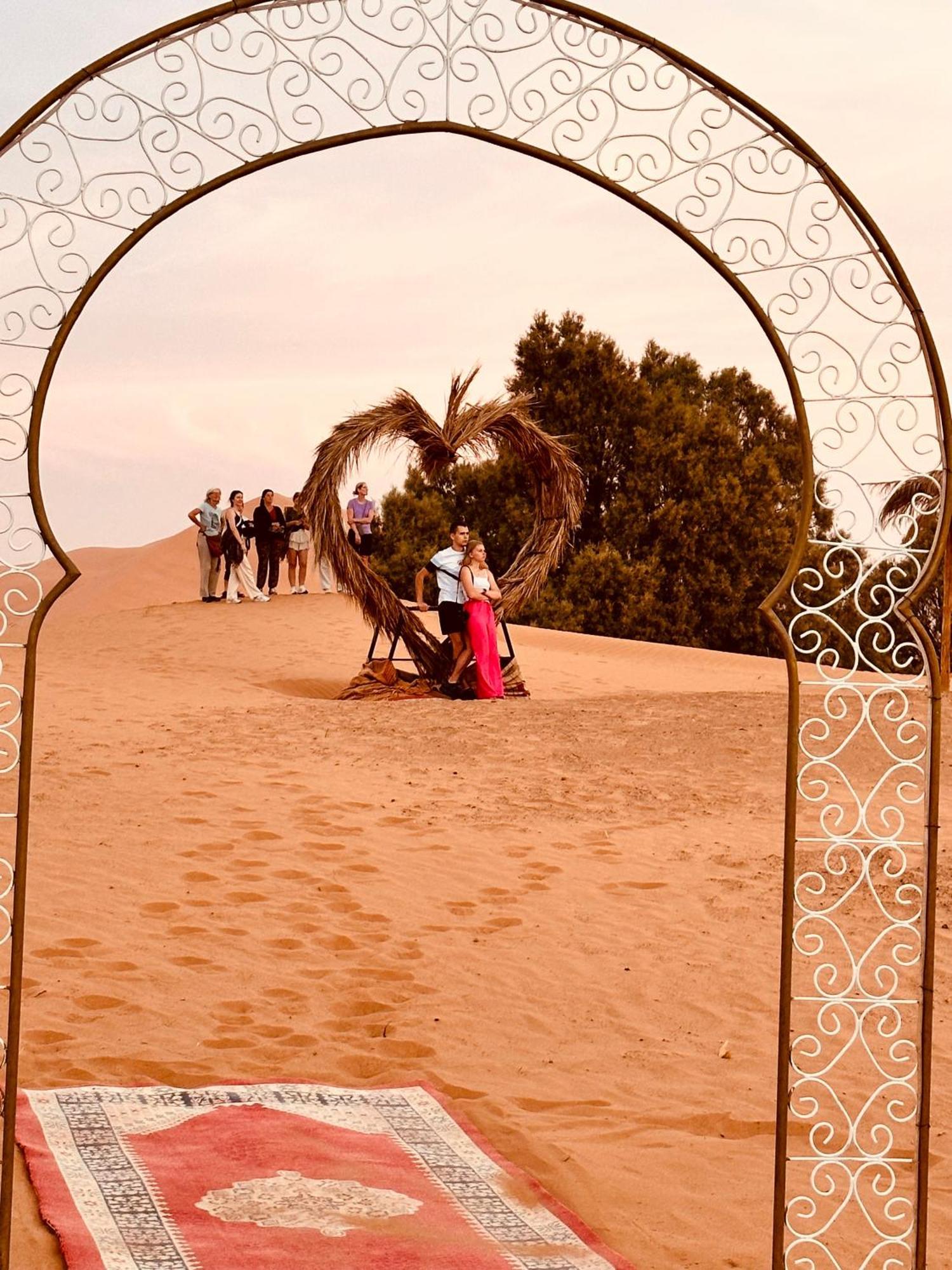 Merzouga Nomadic Luxury Camp 外观 照片